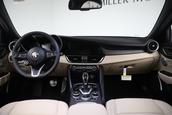 New 2023 Alfa Romeo Giulia Ti Lusso for sale $50,370 at Maserati of Greenwich in Greenwich CT 06830 24