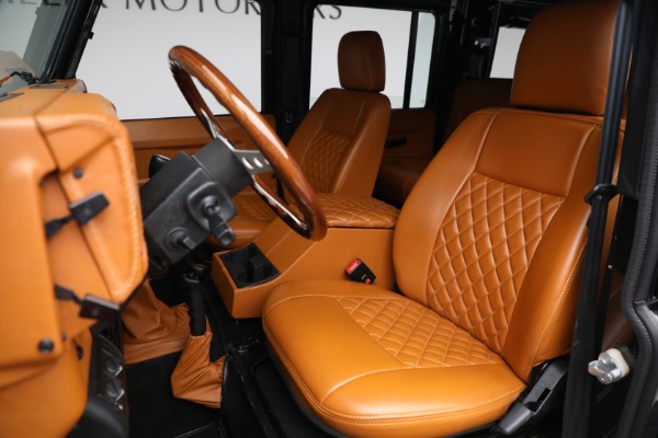 Used 1993 Land Rover Defender 110 for sale $195,900 at Maserati of Greenwich in Greenwich CT 06830 15