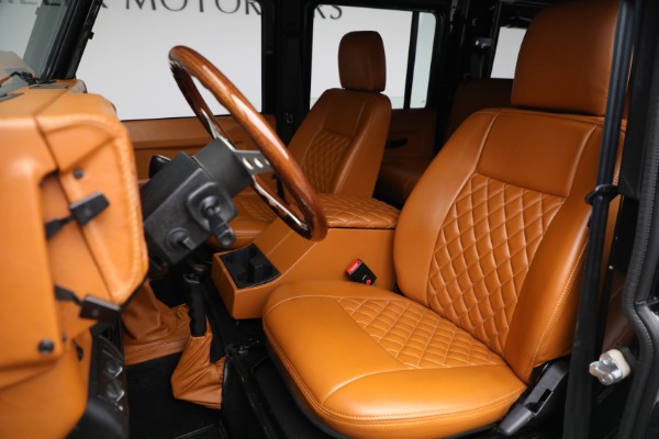 Used 1993 Land Rover Defender 110 for sale Sold at Maserati of Greenwich in Greenwich CT 06830 15