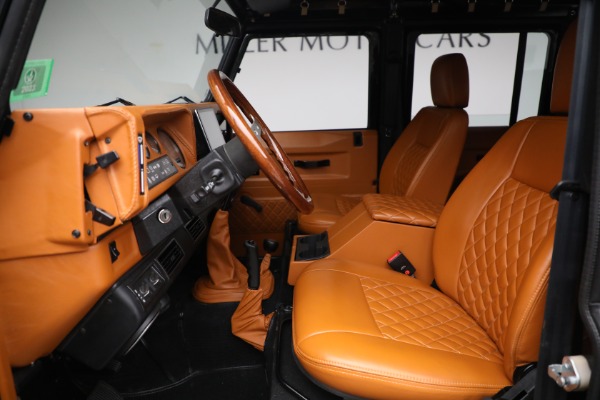Used 1993 Land Rover Defender 110 for sale $195,900 at Maserati of Greenwich in Greenwich CT 06830 17