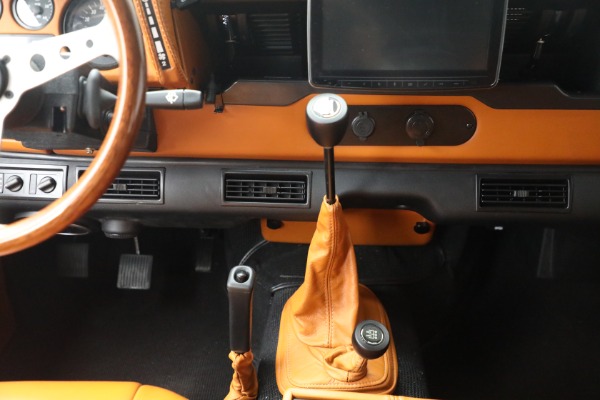Used 1993 Land Rover Defender 110 for sale $195,900 at Maserati of Greenwich in Greenwich CT 06830 20