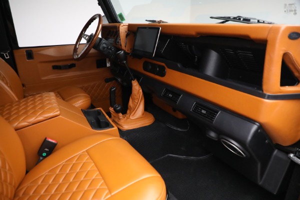 Used 1993 Land Rover Defender 110 for sale $195,900 at Maserati of Greenwich in Greenwich CT 06830 22