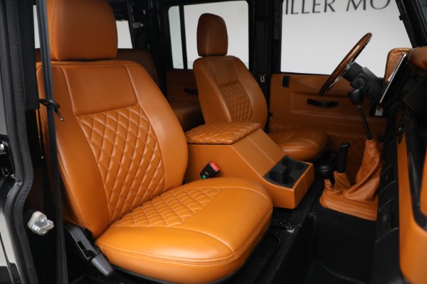 Used 1993 Land Rover Defender 110 for sale $195,900 at Maserati of Greenwich in Greenwich CT 06830 23