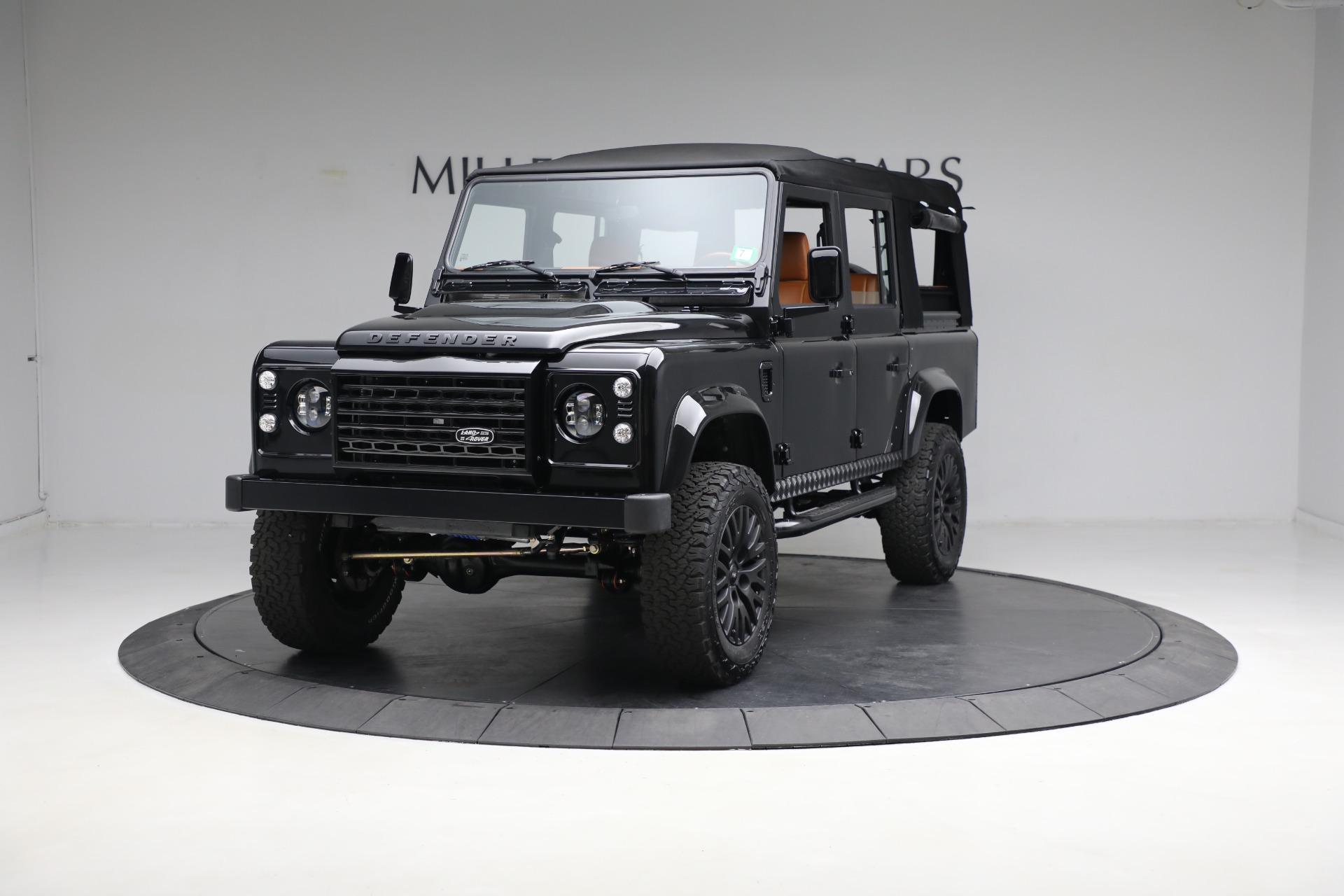 Used 1993 Land Rover Defender 110 for sale $195,900 at Maserati of Greenwich in Greenwich CT 06830 1