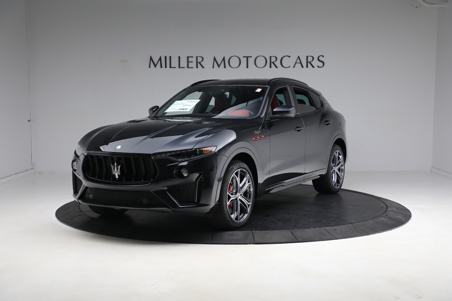 New 2023 Maserati Levante Trofeo for sale $170,866 at Maserati of Greenwich in Greenwich CT 06830 1