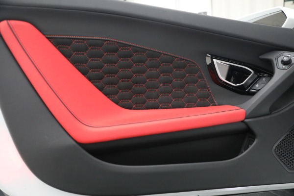 Used 2021 Lamborghini Huracan LP 610-2 EVO Spyder for sale $289,900 at Maserati of Greenwich in Greenwich CT 06830 22