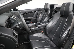 Used 2009 Aston Martin V8 Vantage Roadster for sale $59,900 at Maserati of Greenwich in Greenwich CT 06830 21