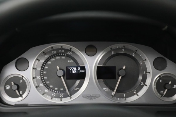 Used 2009 Aston Martin V8 Vantage Roadster for sale $59,900 at Maserati of Greenwich in Greenwich CT 06830 24