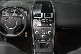 Used 2009 Aston Martin V8 Vantage Roadster for sale $59,900 at Maserati of Greenwich in Greenwich CT 06830 26