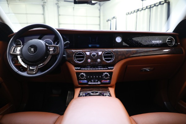 Used 2022 Rolls-Royce Ghost EWB for sale $345,900 at Maserati of Greenwich in Greenwich CT 06830 4