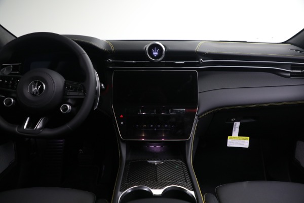 New 2023 Maserati Grecale Trofeo for sale $121,455 at Maserati of Greenwich in Greenwich CT 06830 22