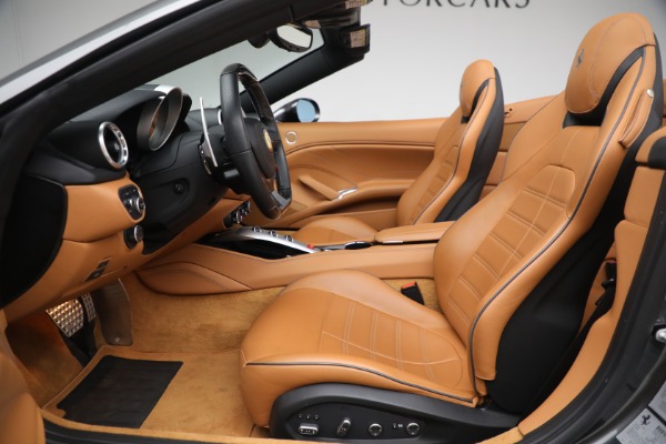 Used 2017 Ferrari California T for sale $151,900 at Maserati of Greenwich in Greenwich CT 06830 16
