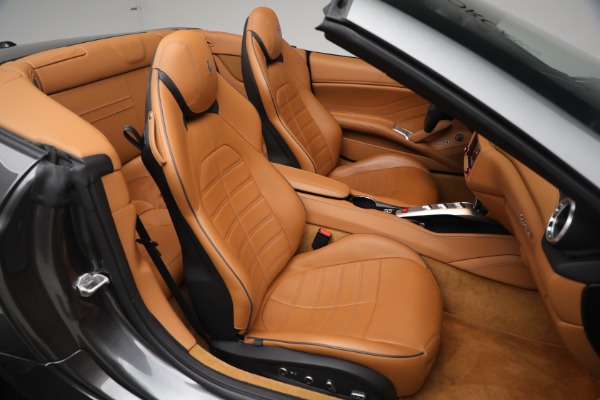 Used 2017 Ferrari California T for sale $151,900 at Maserati of Greenwich in Greenwich CT 06830 24