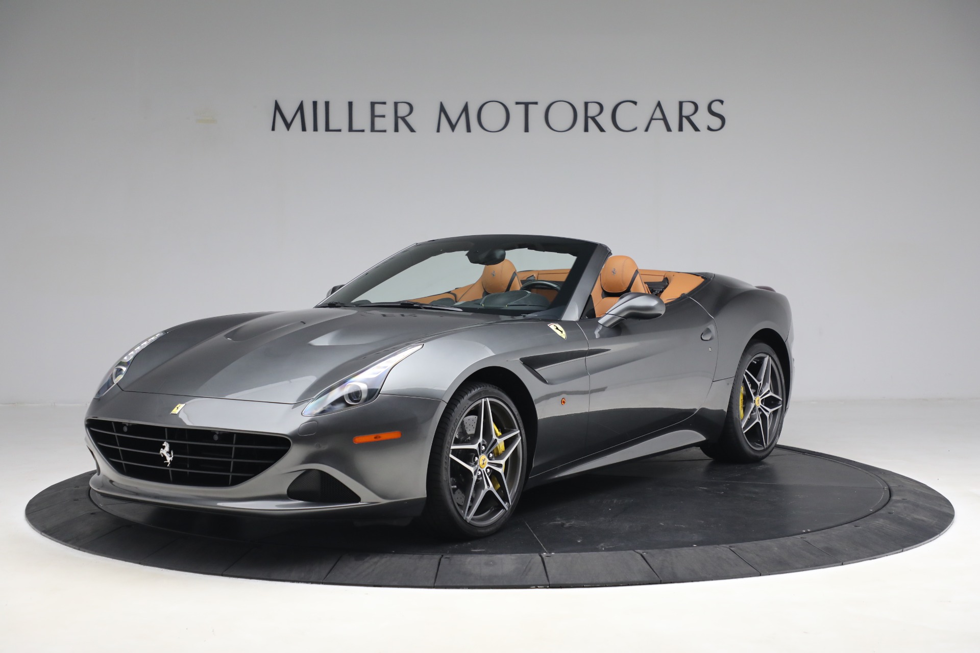Used 2017 Ferrari California T for sale $151,900 at Maserati of Greenwich in Greenwich CT 06830 1