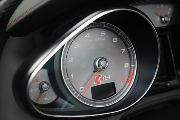 Used 2015 Audi R8 4.2 quattro Spyder for sale $149,900 at Maserati of Greenwich in Greenwich CT 06830 22