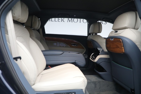 Used 2023 Bentley Bentayga EWB Azure V8 for sale $267,900 at Maserati of Greenwich in Greenwich CT 06830 23