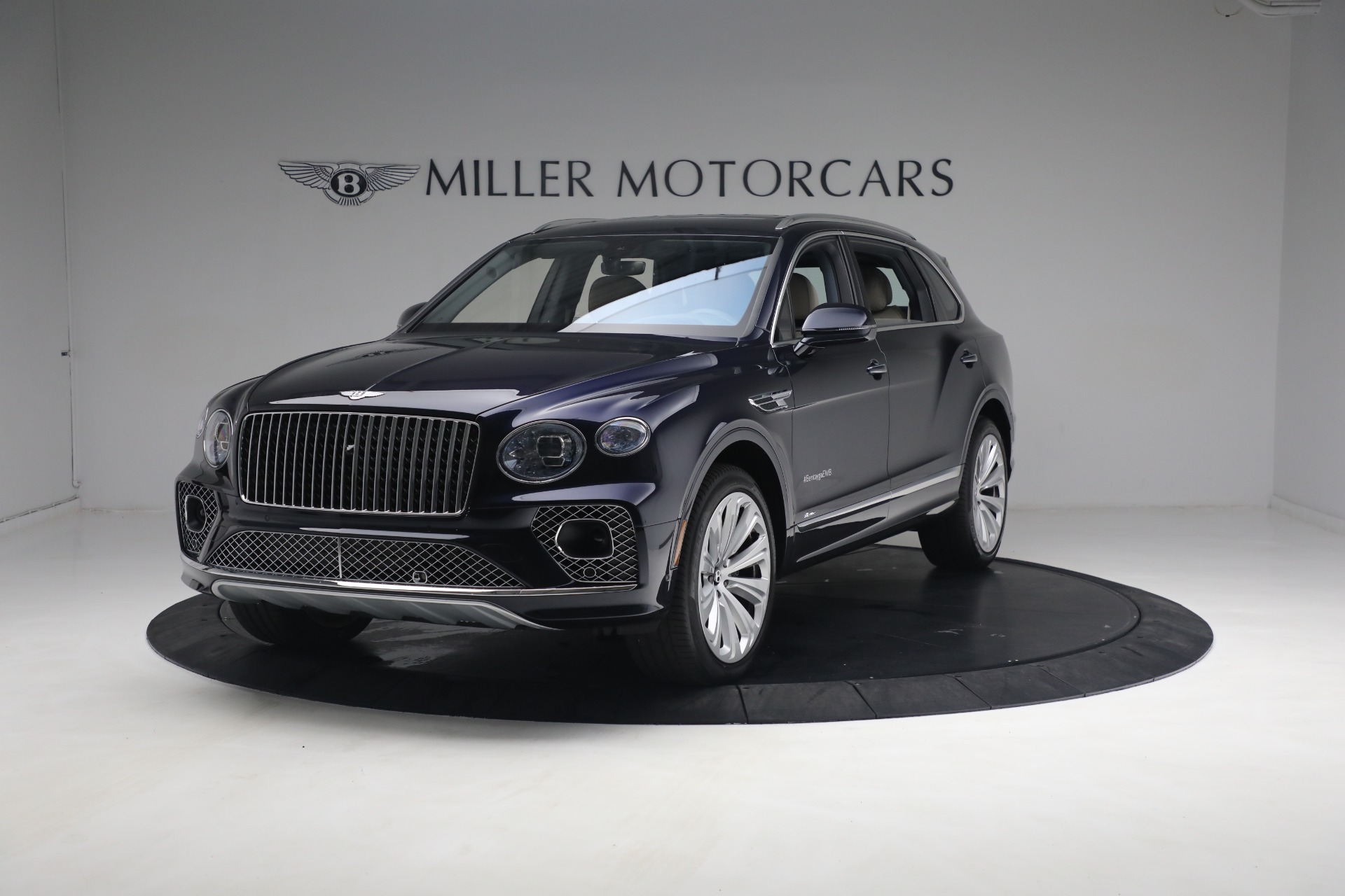 Used 2023 Bentley Bentayga EWB Azure V8 for sale $267,900 at Maserati of Greenwich in Greenwich CT 06830 1