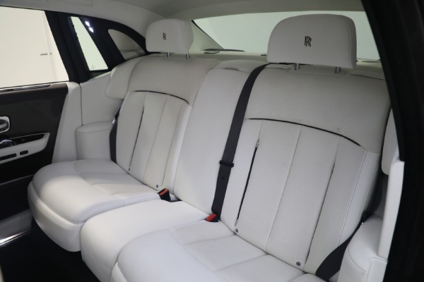 Used 2018 Rolls-Royce Phantom for sale $339,900 at Maserati of Greenwich in Greenwich CT 06830 12