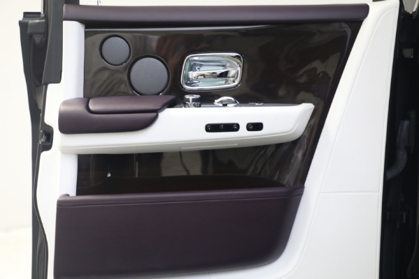 Used 2018 Rolls-Royce Phantom for sale $339,900 at Maserati of Greenwich in Greenwich CT 06830 13