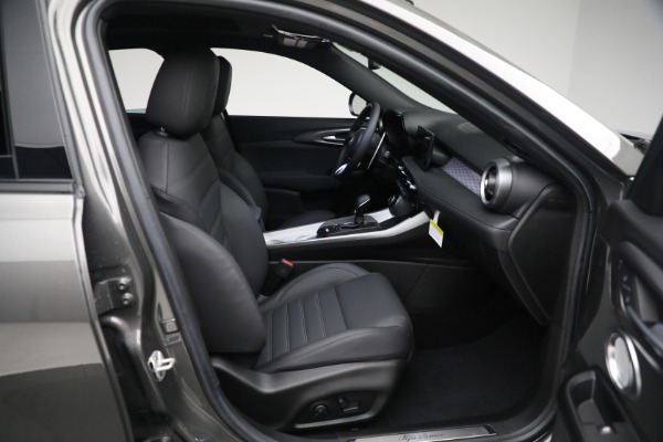 New 2024 Alfa Romeo Tonale Veloce for sale $57,300 at Maserati of Greenwich in Greenwich CT 06830 21
