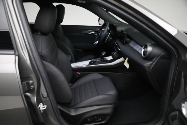 New 2024 Alfa Romeo Tonale Veloce for sale $55,300 at Maserati of Greenwich in Greenwich CT 06830 25