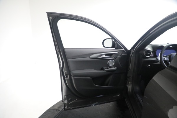 New 2024 Alfa Romeo Tonale Veloce for sale $57,300 at Maserati of Greenwich in Greenwich CT 06830 27