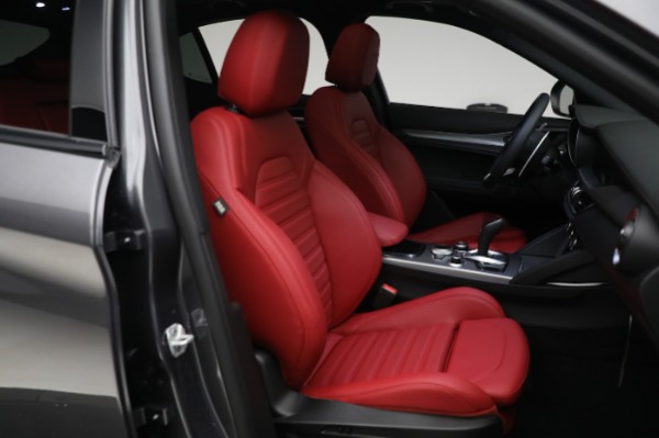 New 2024 Alfa Romeo Stelvio Veloce for sale $59,205 at Maserati of Greenwich in Greenwich CT 06830 17