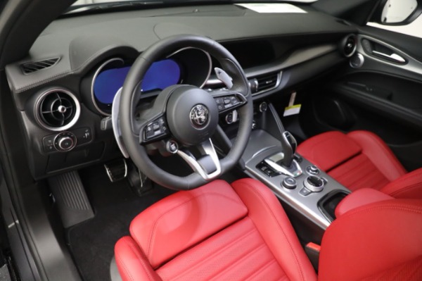 New 2024 Alfa Romeo Stelvio Veloce for sale $59,205 at Maserati of Greenwich in Greenwich CT 06830 25