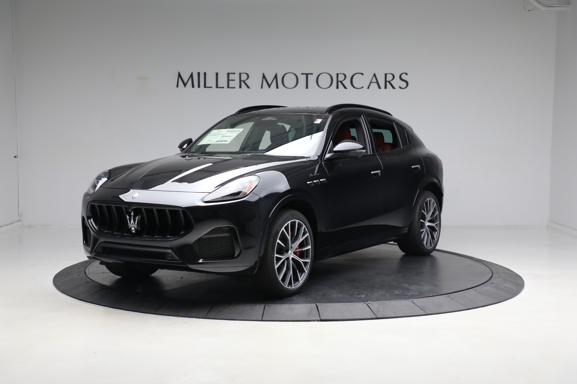 New 2023 Maserati Grecale Modena for sale $92,961 at Maserati of Greenwich in Greenwich CT 06830 1