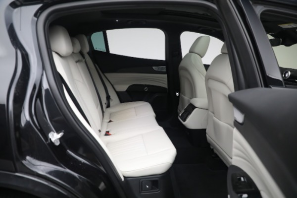 New 2023 Maserati Grecale Modena for sale $88,301 at Maserati of Greenwich in Greenwich CT 06830 25