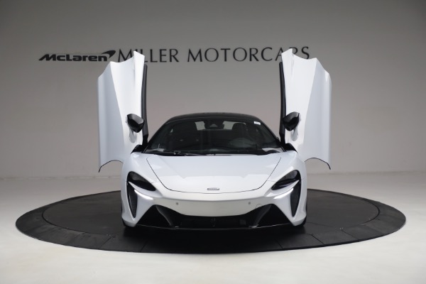 New 2023 McLaren Artura TechLux for sale $279,835 at Maserati of Greenwich in Greenwich CT 06830 13