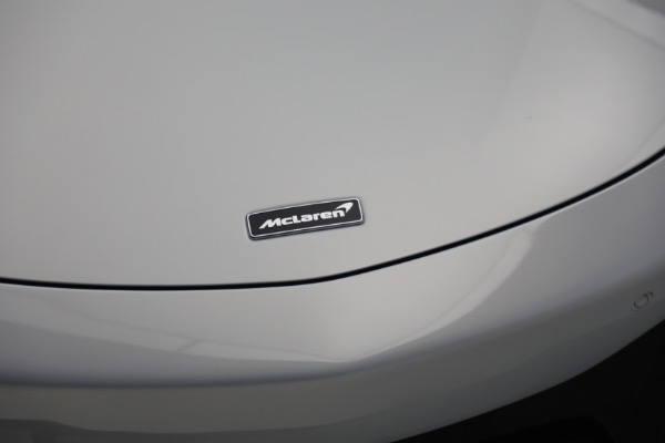 New 2023 McLaren Artura TechLux for sale $279,835 at Maserati of Greenwich in Greenwich CT 06830 18
