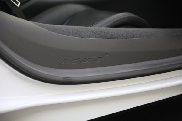 New 2023 McLaren Artura TechLux for sale $279,835 at Maserati of Greenwich in Greenwich CT 06830 28