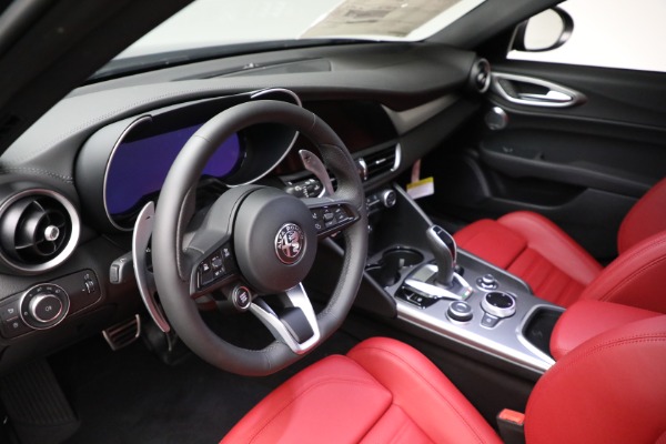 New 2024 Alfa Romeo Giulia Veloce for sale Sold at Maserati of Greenwich in Greenwich CT 06830 23