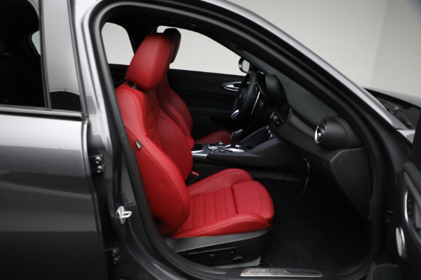 New 2024 Alfa Romeo Giulia Veloce for sale Sold at Maserati of Greenwich in Greenwich CT 06830 27