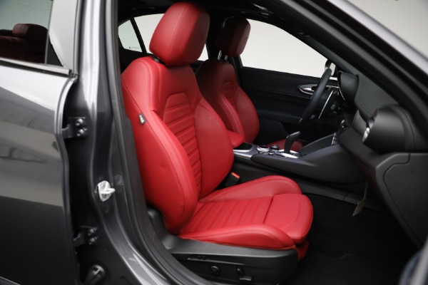 New 2024 Alfa Romeo Giulia Veloce for sale Sold at Maserati of Greenwich in Greenwich CT 06830 28