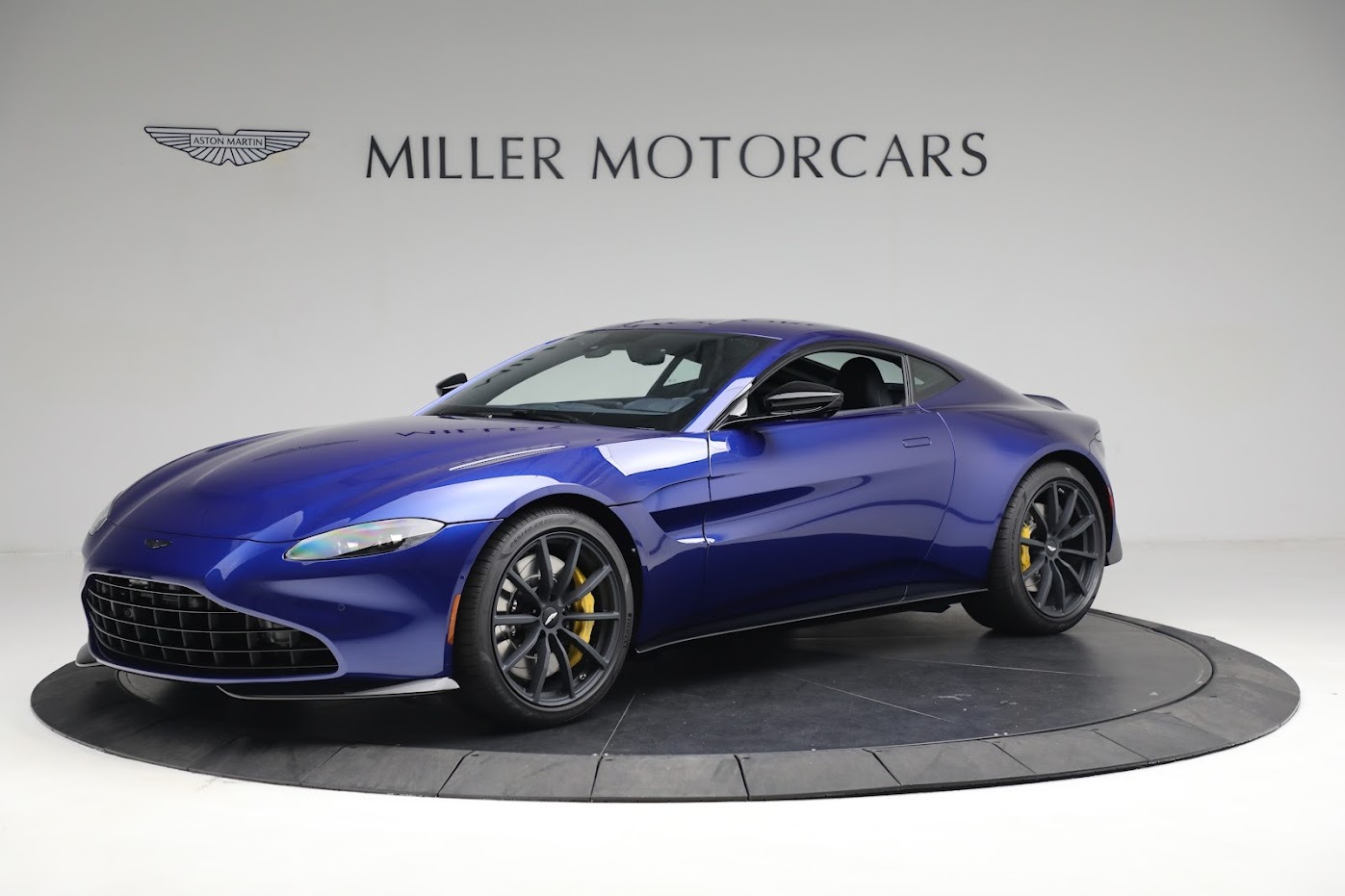 New 2023 Aston Martin Vantage V8 for sale $203,286 at Maserati of Greenwich in Greenwich CT 06830 1