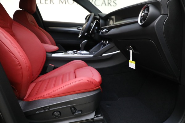 New 2023 Alfa Romeo Stelvio Veloce for sale $48,900 at Maserati of Greenwich in Greenwich CT 06830 17