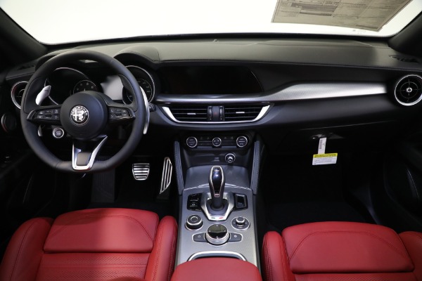 New 2023 Alfa Romeo Stelvio Veloce for sale $48,900 at Maserati of Greenwich in Greenwich CT 06830 23