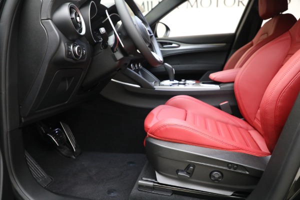 New 2023 Alfa Romeo Stelvio Veloce for sale $48,900 at Maserati of Greenwich in Greenwich CT 06830 25