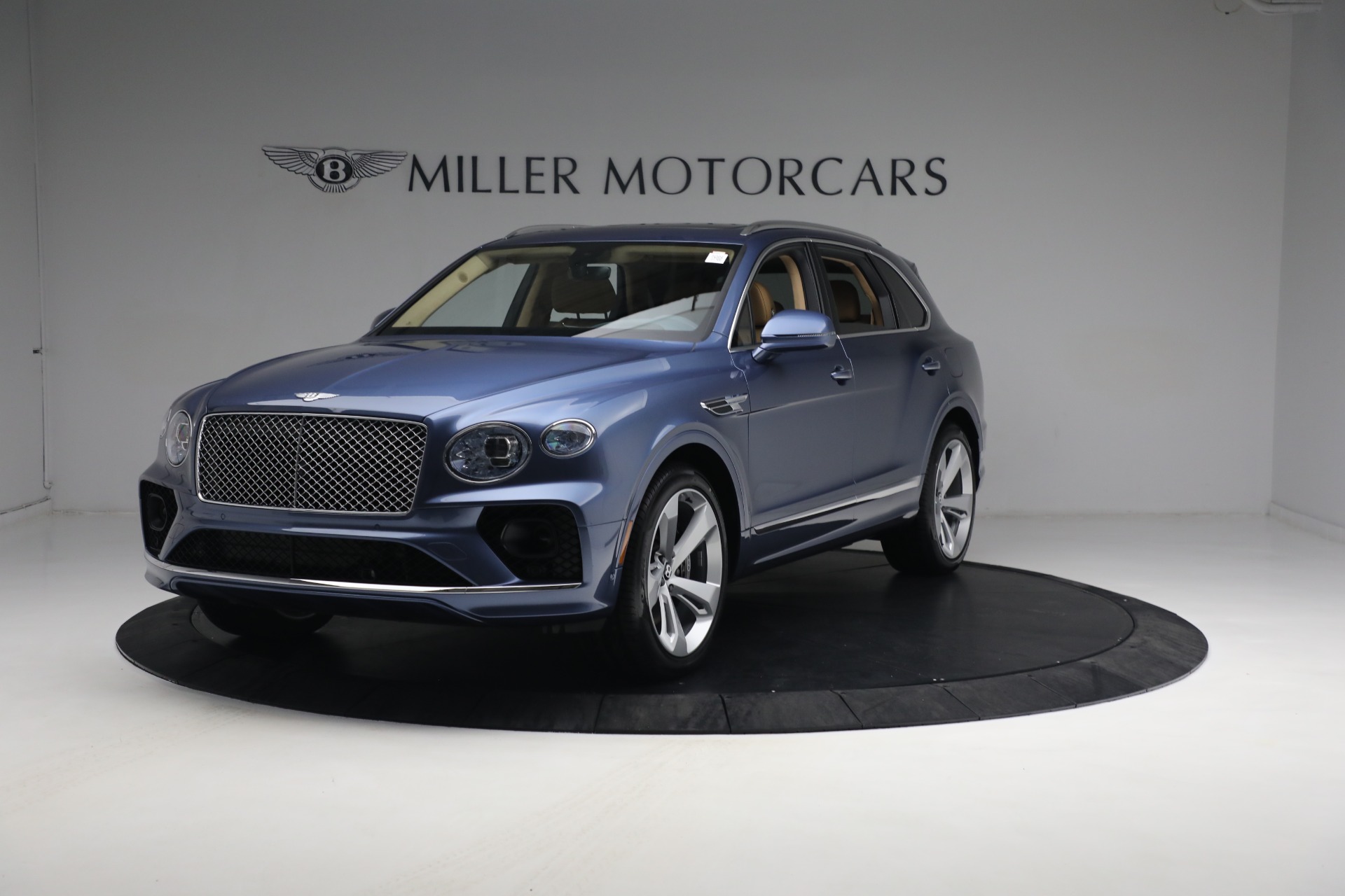 New 2023 Bentley Bentayga Hybrid for sale $250,740 at Maserati of Greenwich in Greenwich CT 06830 1