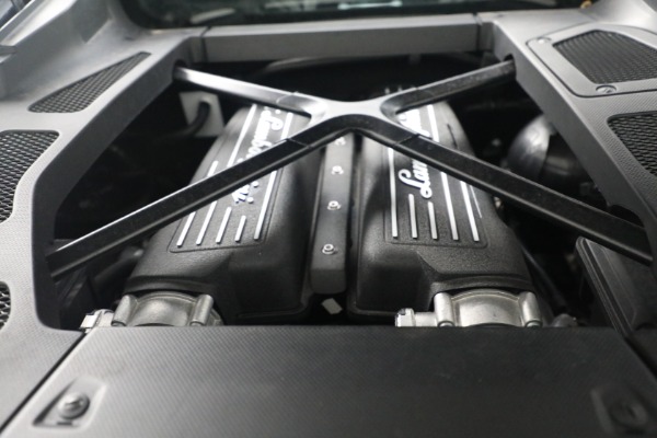 Used 2015 Lamborghini Huracan LP 610-4 for sale $219,900 at Maserati of Greenwich in Greenwich CT 06830 26