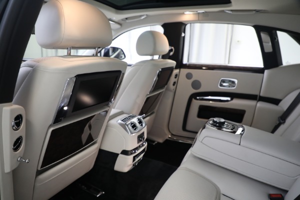 Used 2019 Rolls-Royce Ghost for sale $225,900 at Maserati of Greenwich in Greenwich CT 06830 24