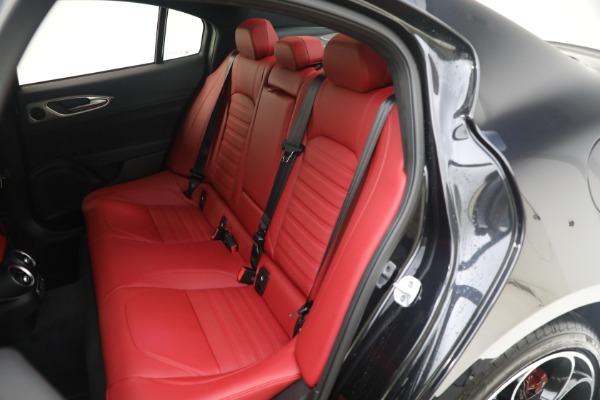 New 2024 Alfa Romeo Giulia Veloce for sale $55,350 at Maserati of Greenwich in Greenwich CT 06830 28