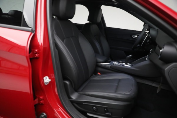 New 2024 Alfa Romeo Giulia Sprint for sale Sold at Maserati of Greenwich in Greenwich CT 06830 23