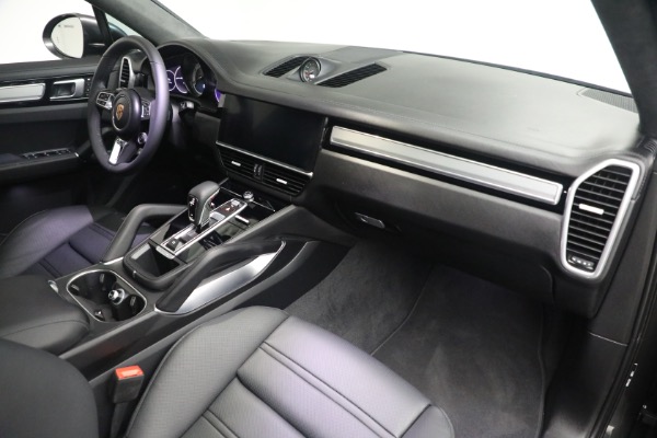 Used 2023 Porsche Cayenne Turbo Coupe for sale $149,900 at Maserati of Greenwich in Greenwich CT 06830 17