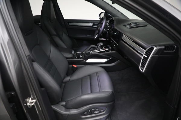 Used 2023 Porsche Cayenne Turbo Coupe for sale $149,900 at Maserati of Greenwich in Greenwich CT 06830 18