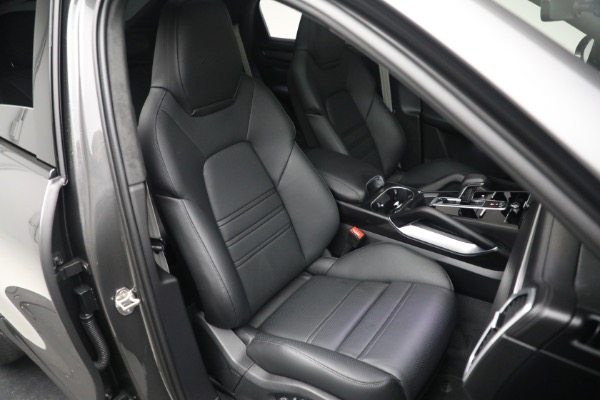 Used 2023 Porsche Cayenne Turbo Coupe for sale $149,900 at Maserati of Greenwich in Greenwich CT 06830 19
