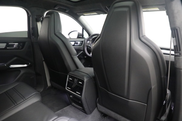 Used 2023 Porsche Cayenne Turbo Coupe for sale $149,900 at Maserati of Greenwich in Greenwich CT 06830 21