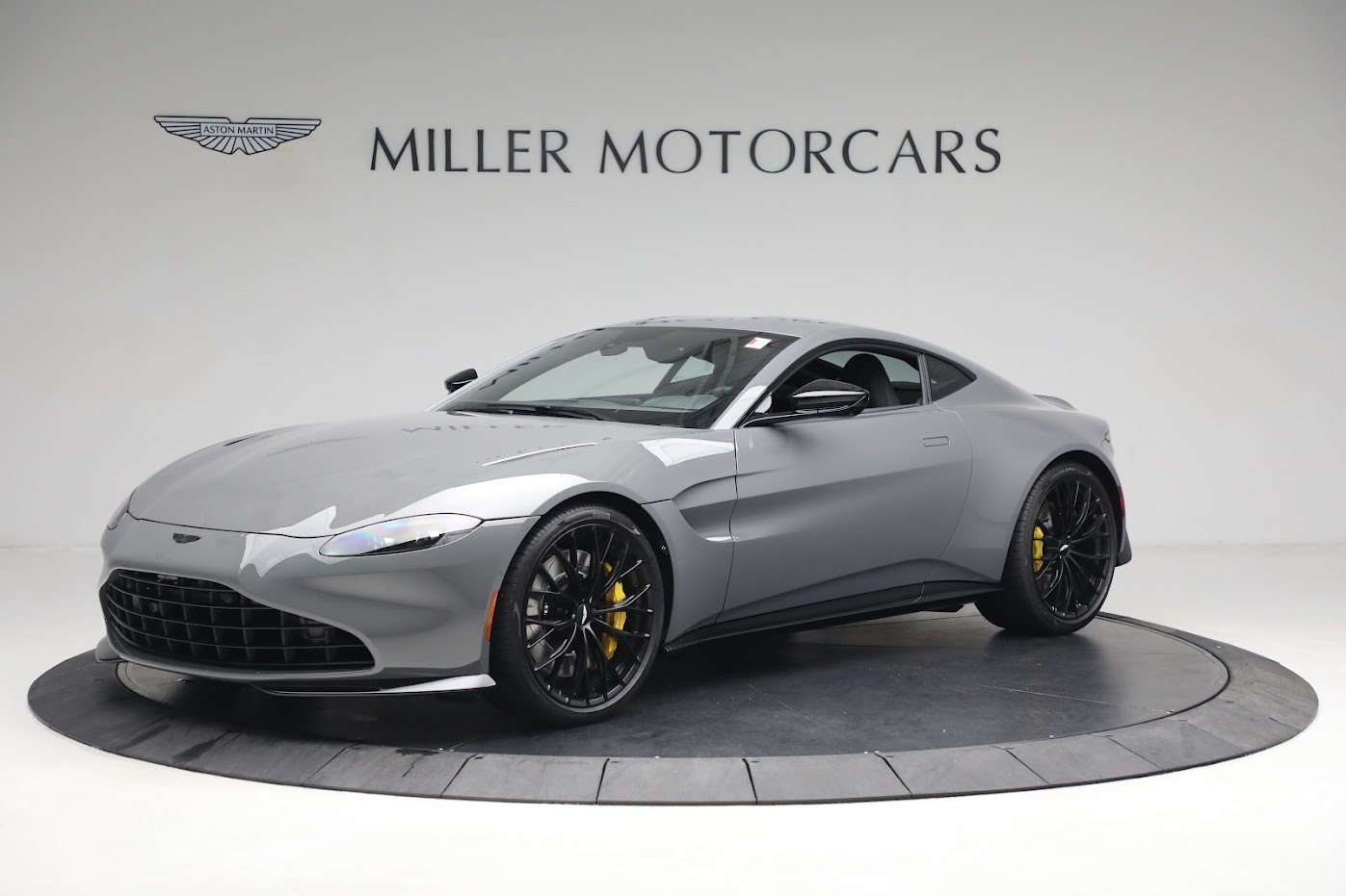 New 2023 Aston Martin Vantage V8 for sale $184,986 at Maserati of Greenwich in Greenwich CT 06830 1